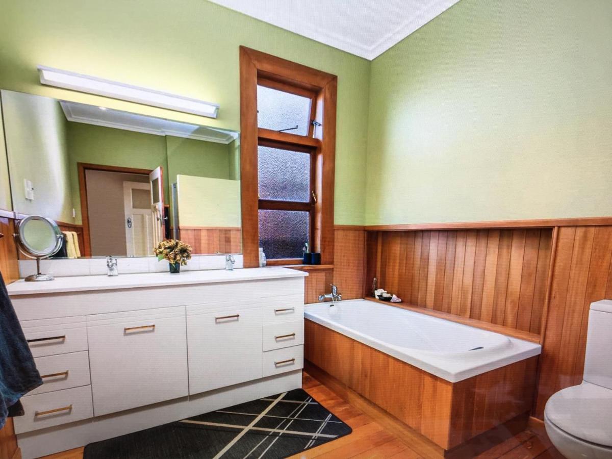 School Lane B&B Wr. 황거레이 외부 사진
