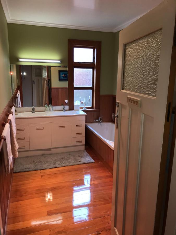 School Lane B&B Wr. 황거레이 외부 사진