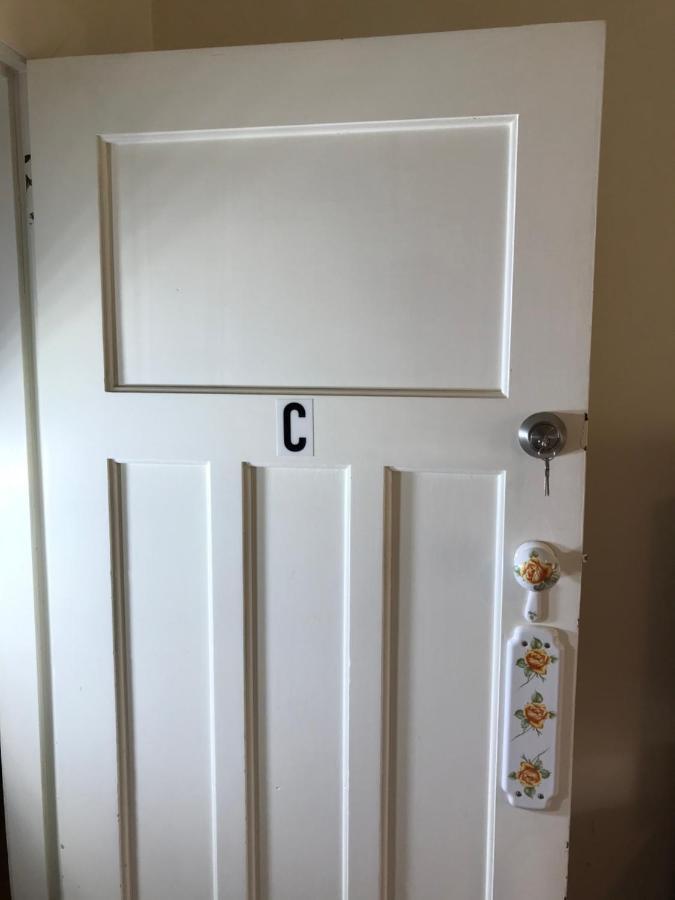 School Lane B&B Wr. 황거레이 외부 사진