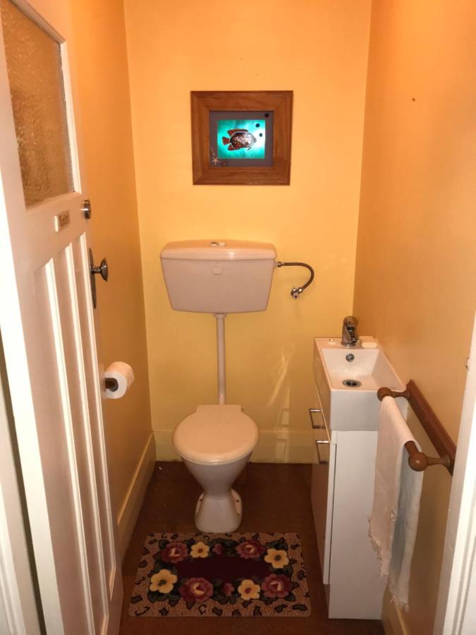 School Lane B&B Wr. 황거레이 외부 사진