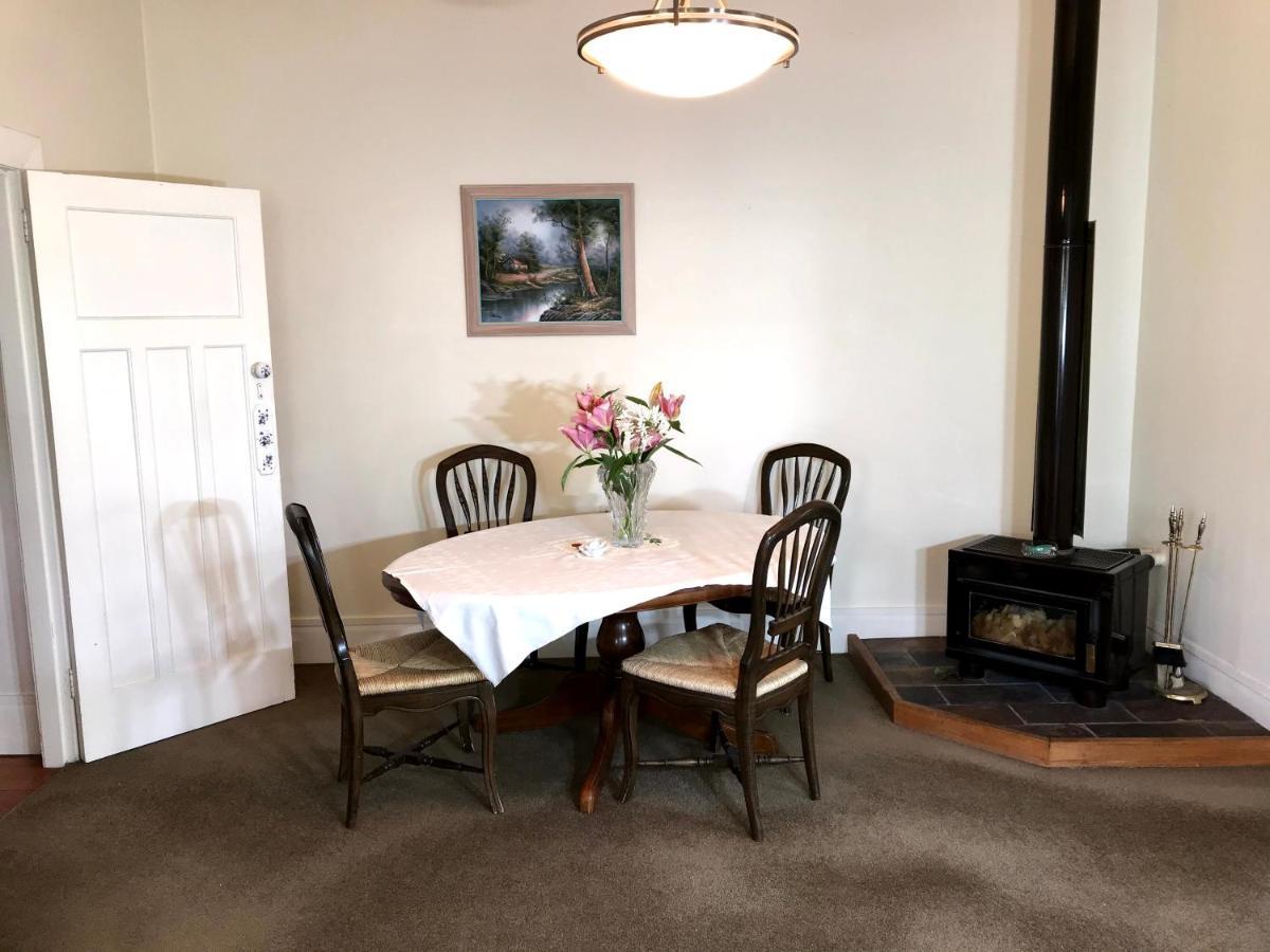 School Lane B&B Wr. 황거레이 외부 사진